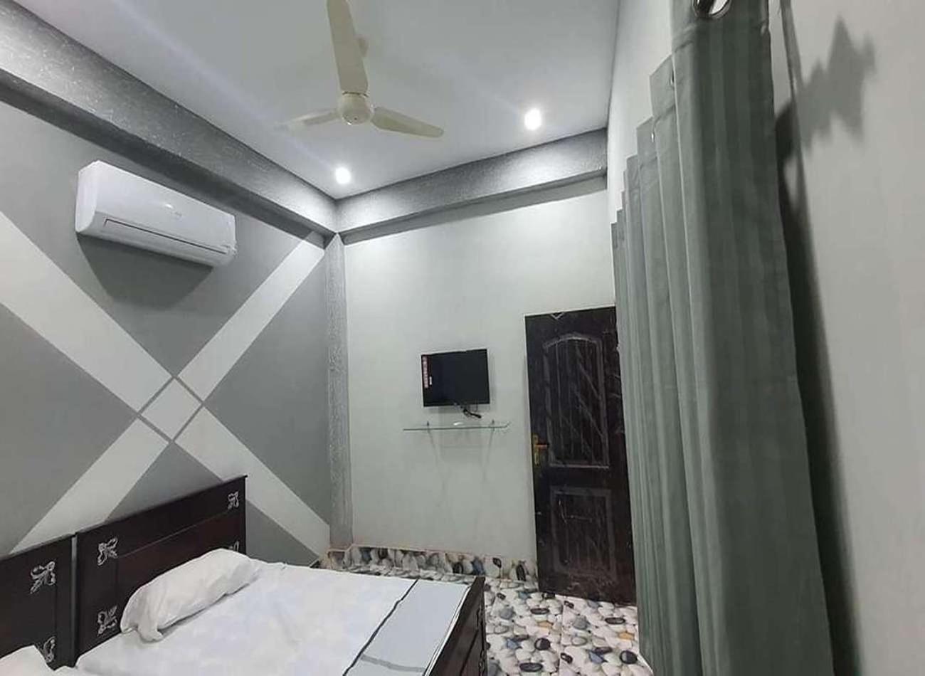 Al Qadir Residence Multan Buitenkant foto