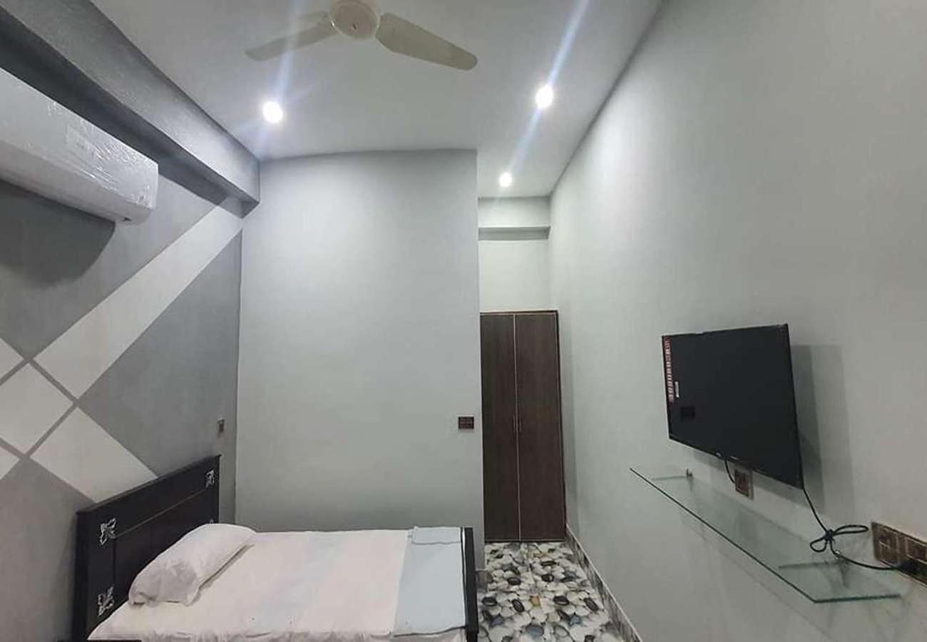 Al Qadir Residence Multan Buitenkant foto